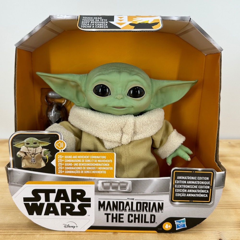 STAR WARS The Mandalorian: The Child Animatronic Edition